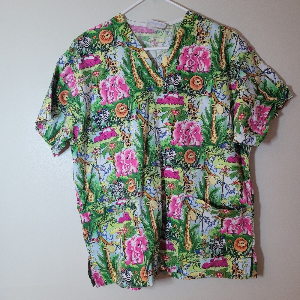 Peaches uniforms Womens Scrub Top Size M? L? Safari Animals Colorful Zoo